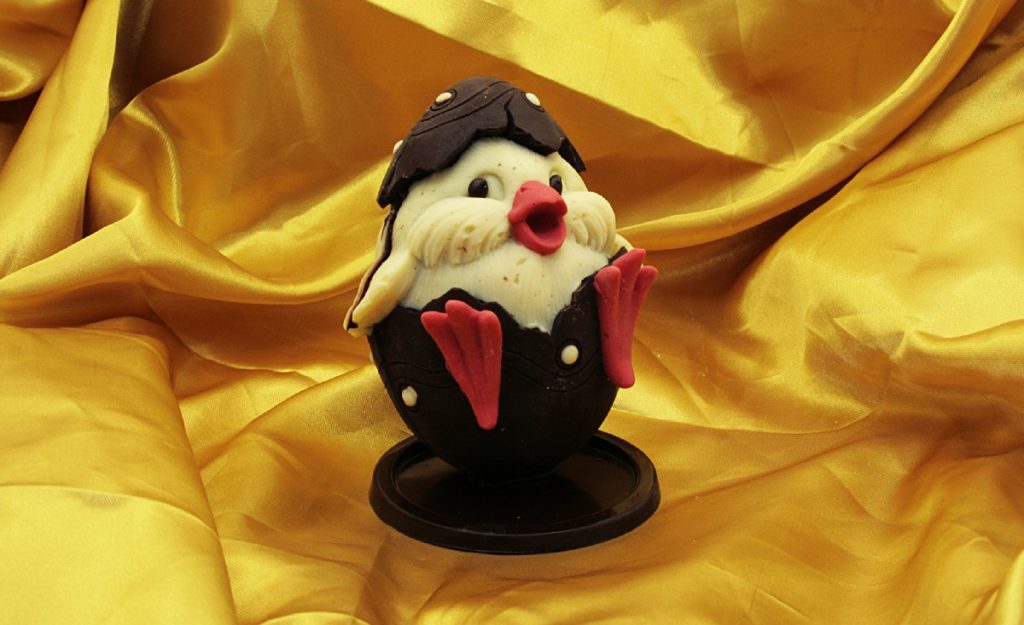 Uova di Pasqua realizzazione artigianale maestro cioccolatiere Creazioni Emanuele Alvaro Roma