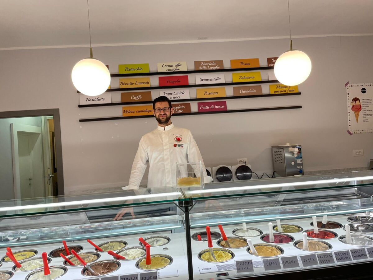 Emanuele Alvaro gelatiere consulenza gelateria Roma Conetti Gelato italiano Pigneto
